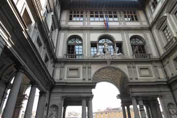 Florence: Skip-the-Line Uffizi Masterclass with Art Expert