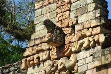 סיור להריסות קופאן מאתר הארכיאולוגי מעיר גואטמלה