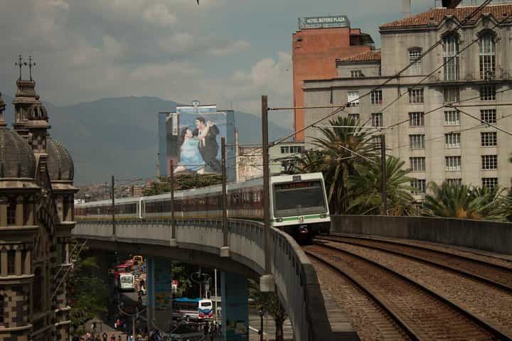 סיור sights במדיין של 8 שעות עם פלאזה דה בוטרו וארוחת צהריים קולומביאנית