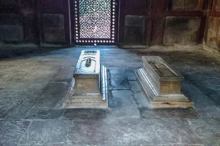 טיול היסטוריה במתחם קבר ההומיאון