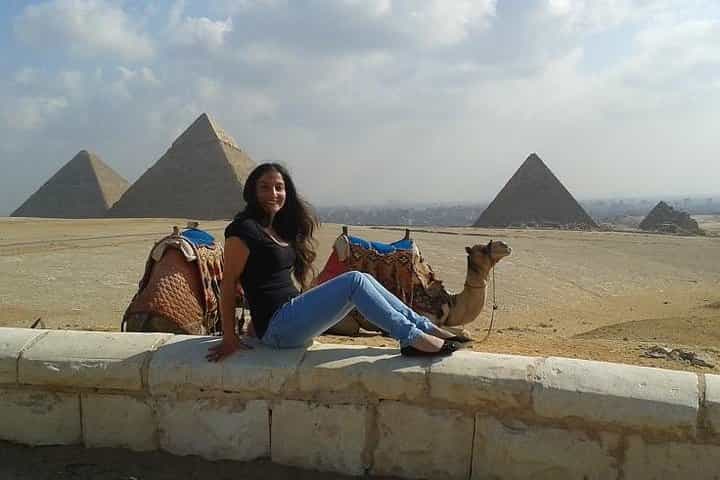 סיור במהלך עצירה מאתרי קהיר מנמל התעופה של קהיר