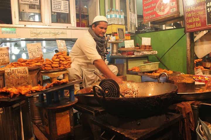 4-Hour Old Delhi Evening Walking Tour with Local Dinner & Guide
