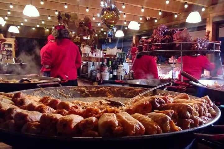 Budapest Christmas Market Tour with Basilica visit & Chimney cake