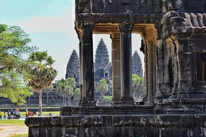 Private Tour - 2 Days Tour Angkor Complex. The most popular