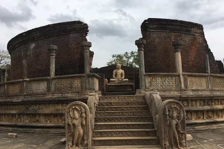 רכב ונהג טיול פרטי בשבוע בסרי לאנקה 6 לילות -7 ימים