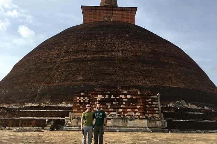רכב ונהג טיול פרטי בשבוע בסרי לאנקה 6 לילות -7 ימים