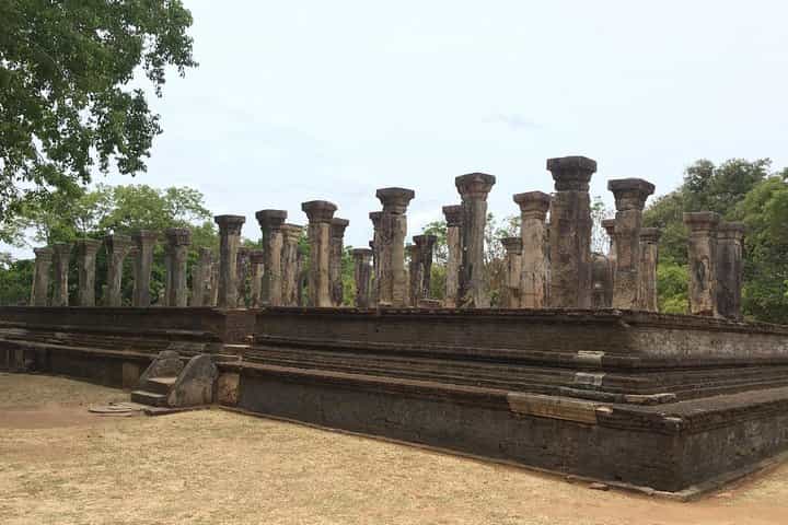 רכב ונהג טיול פרטי בשבוע בסרי לאנקה 6 לילות -7 ימים