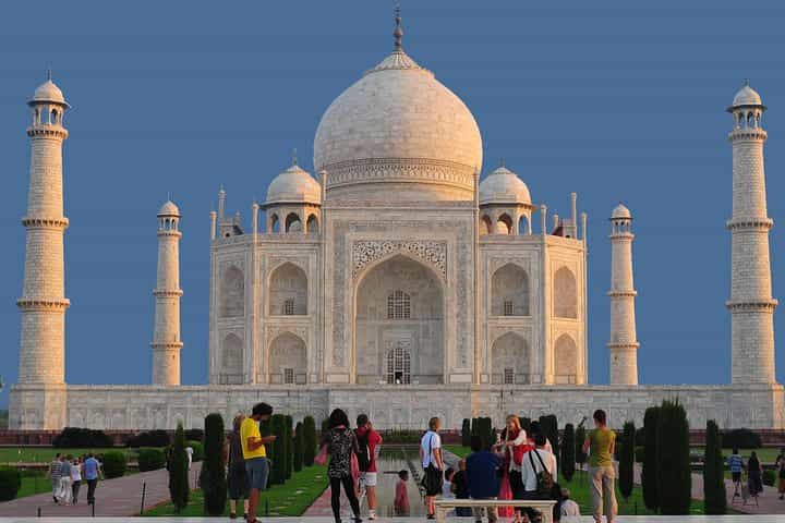7-Day Agra, Orchha, Khajuraho & Varanasi Tour from Delhi