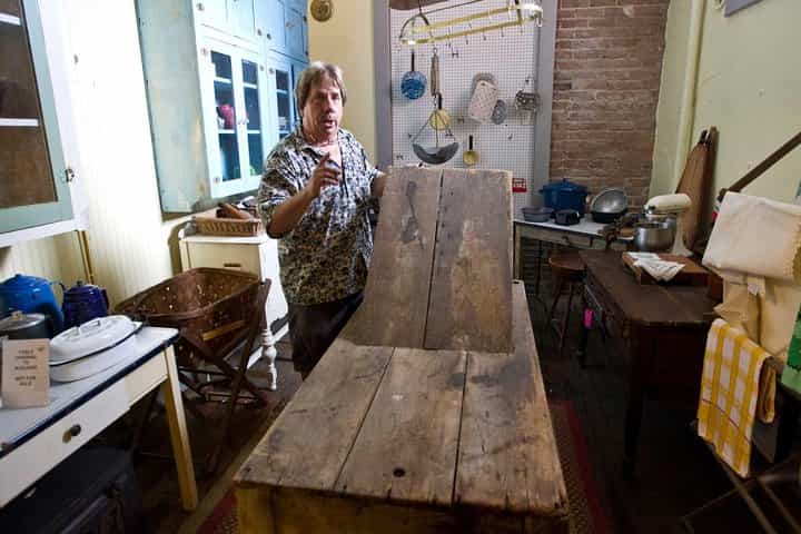 סיור באזור האורות האדומים של גלבסון