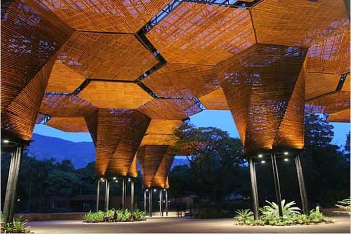 סיור sights במדיין של 8 שעות עם פלאזה דה בוטרו וארוחת צהריים קולומביאנית