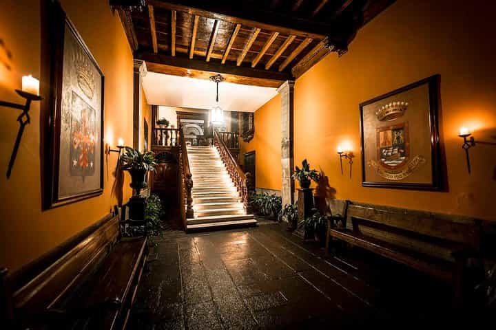 קולוניאלי קאסה אליאגה, מוזיאון מרכזי וטעימות פיסקו