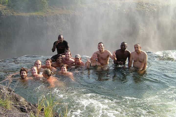 בריכת השטן אי ליווינגסטון ארוחת בוקר