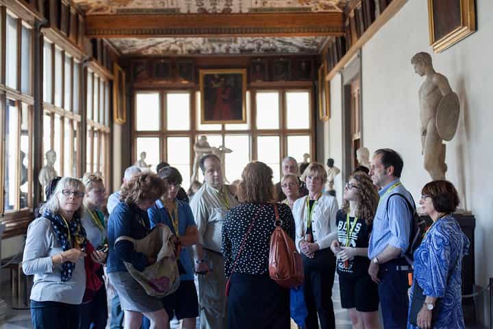 Uffizi Masterclass with Art Expert in Florence