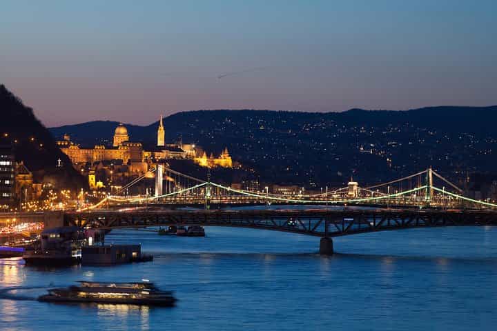 Budapest Essential Walk&Food tasting