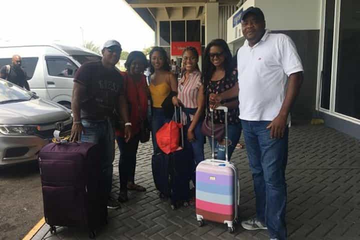  Airport Transfer To Hotels In Ocho Rios (Round-trip)