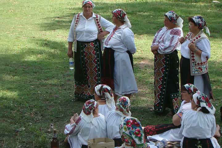 Secrets of Chisinau Courtyards Private Tour