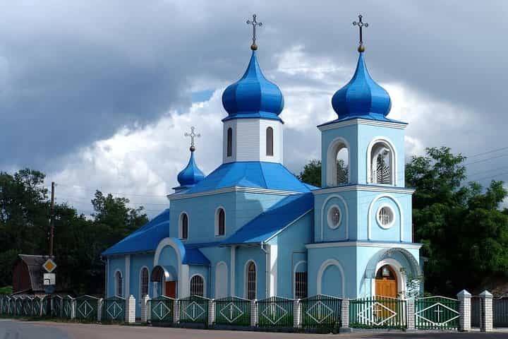 Secrets of Chisinau Courtyards Private Tour