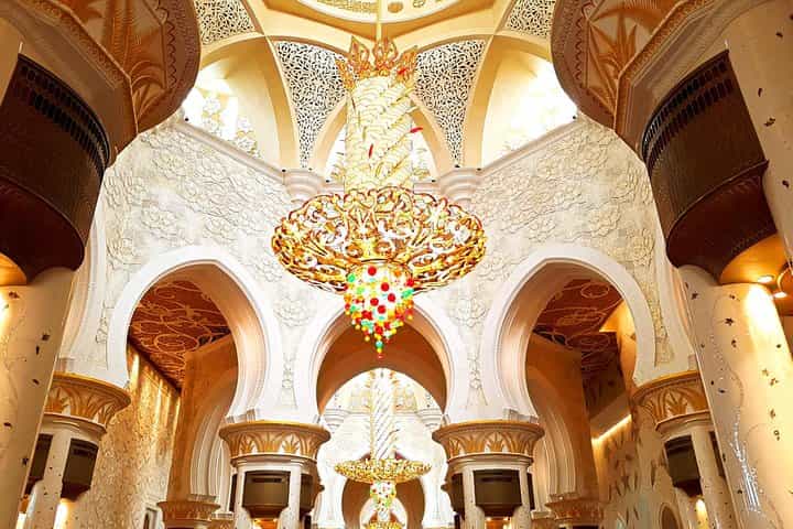 סיור עיר אבו דאבי עם מוזיאון הלובר מדובאי, קבוצות קטנות