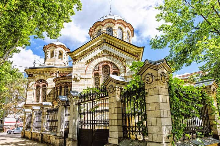 Secrets of Chisinau Courtyards Private Tour