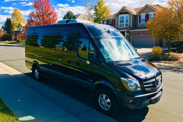 שירות רכב פרטי מנמל התעופה הבינלאומי בדנבר (DEN) לאספר או סנואמאס