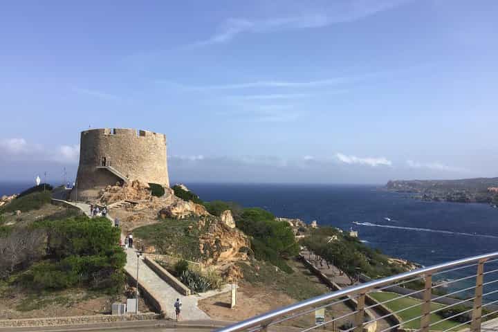 סיור מאורוסי - חצי יום קוסטה סמרלדה - יום מלא ברכב או מיניבוס