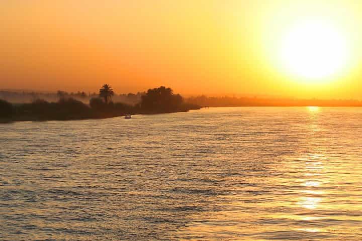 Cairo dinner Cruise with Belly dancer show