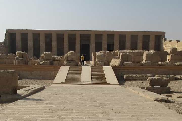 סיור של יום שלם למקדשי דנדרה ואבידוס מלוקסור