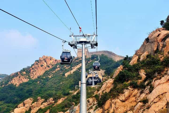 סיור יוצא דופן בחומת הדוד הגדול בبادאלינג במהלך עצירה מנמל השייט של טיאןjin