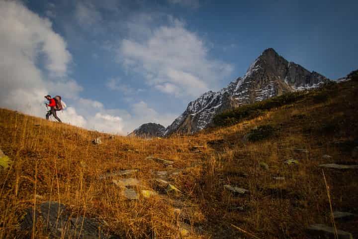 סיור רב יומי במערב גיאורגיה. קניונינג, טיולים רגליים, חקר מערות, שטח, רפטינג.