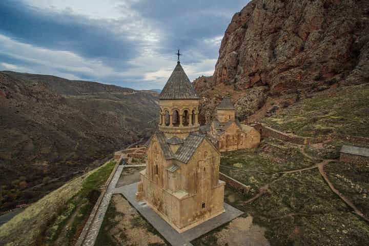 One-Day Private Tour: Khor Virap-Areni-Noravank