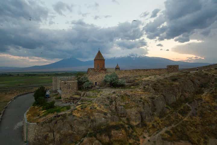 One-Day Private Tour: Khor Virap-Areni-Noravank