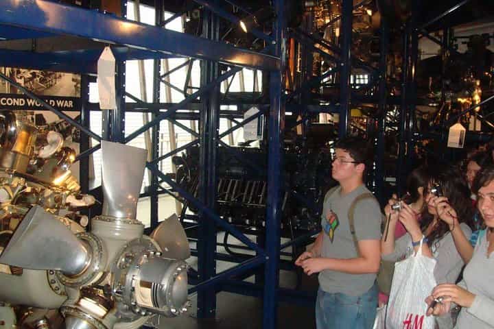 תוכנית אוניברסיטה באנגלית ובהנדסה של 8 ימים בלונדון