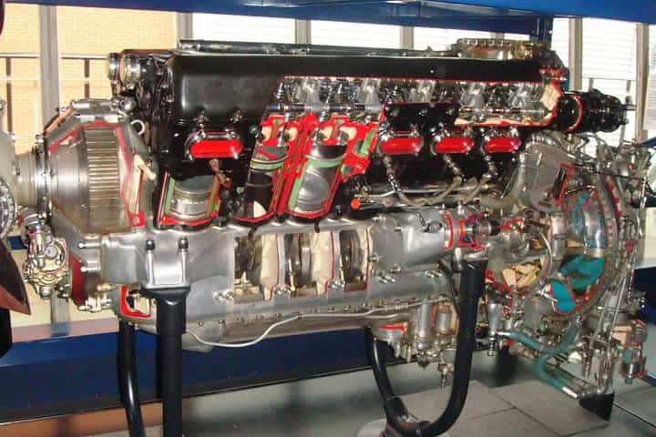 תוכנית אוניברסיטה באנגלית ובהנדסה של 8 ימים בלונדון