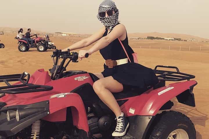 ספארי בדיונות האדומות במדבר עם טרקטורון