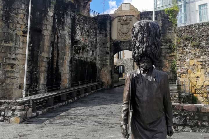 Private Hondarribia Tour & Gastronomic Society Meal