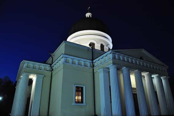 Private Romantic tour in Chisinau