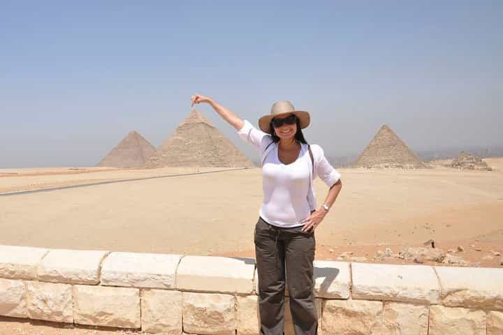 Full-Day Tour to Giza Pyramids, Sphinx, the GEM. museum & Lunch 