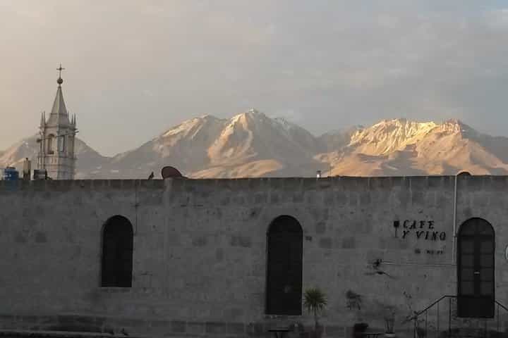 סיור רגלי בארקיפה: היסטוריה, אגדות ומסתורין