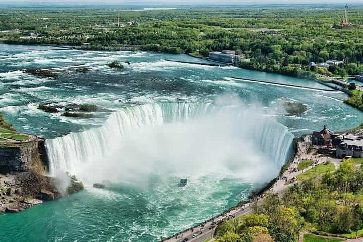 Private Transfer: Niagara Falls to Toronto Airport YYZ by SUV