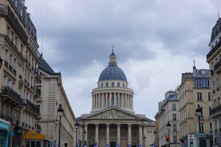 Paris Street Food Crawl (2 Hours Guided Food Tasting Experience)