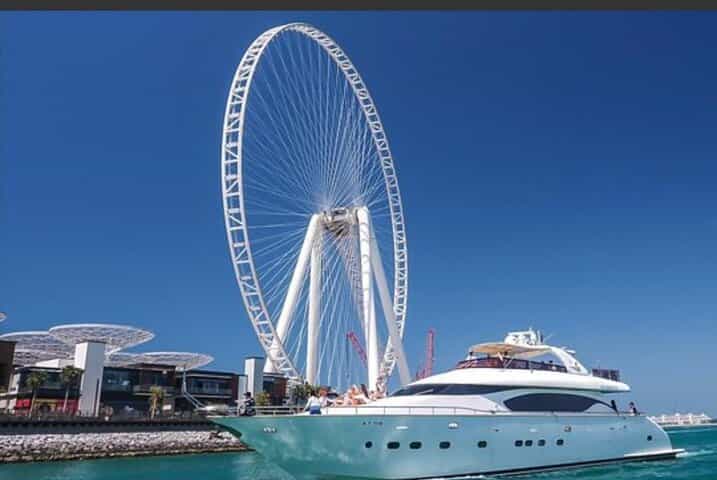 Dubai (Marina Luxury Yacht) Tour with Breakfast