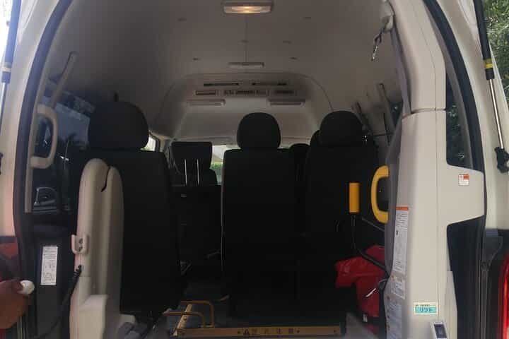 Airport Transfer to West Bay Accommodations (GCM)-Round Trip