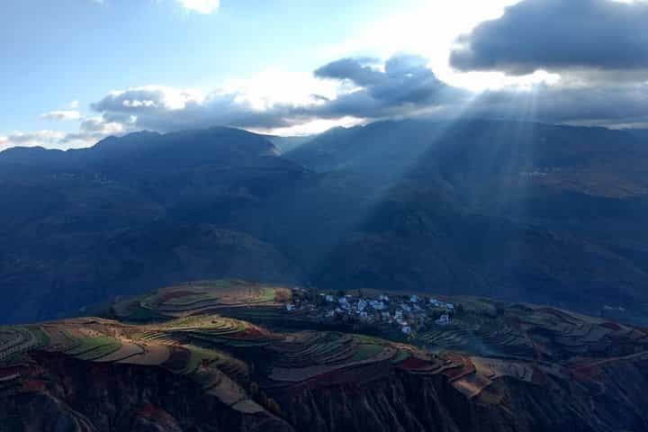 טיול פרטי של 2 ימים לדונגצ'ואן אדמת האדום - חיוב לפי רכב.