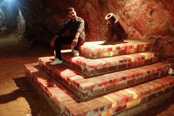 מ-Islamabad: טיול יום למכרות המלח קהווארה, קלאר קהר ומקדש קאטס רג'.