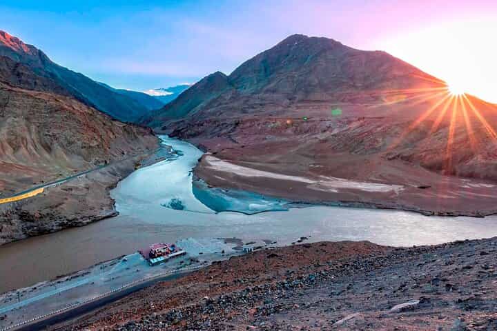 Paradise On Earth - Ladakh & Kashmir (All Inclusive with flights)