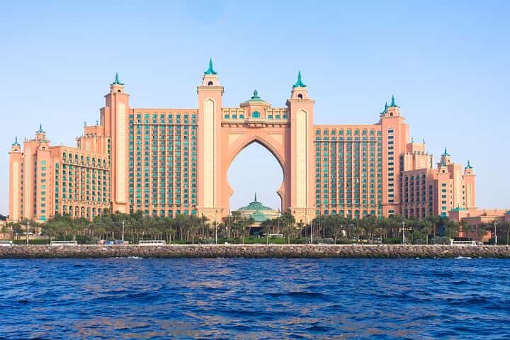 סיור מודרני בדובאי עם View At the Palm