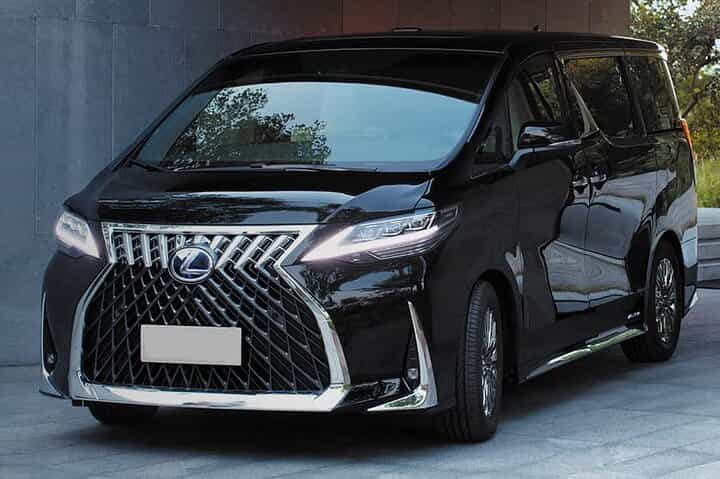 Private Transfer: Airport HKG to Hong Kong by Luxury Van