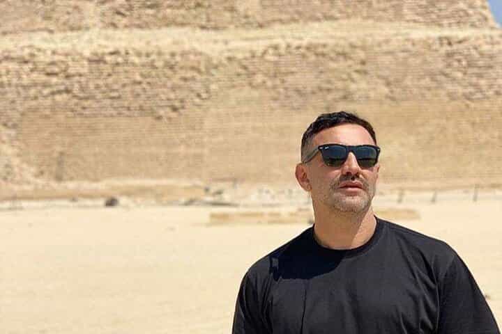 קהיר: טיול יום לפירמידות, ממפיס וסקרה ללא עלות נוספת.