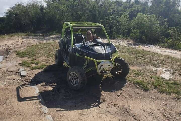 פעילויות 3 באחד בפונטה קנה: טרקראוס, רכיבת סוסים ופאראסיילינג