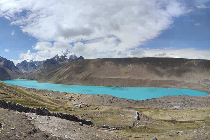 Exclusive Ausangate Paradise: Untouched Lagoons & Thermal Waters